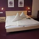 Weinstube Bycastors Guest house Treis-Karden