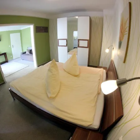 Weinstube Bycastors ゲストハウス