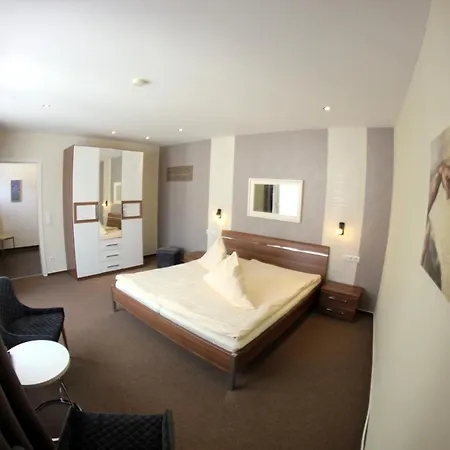 Pensjonat Weinstube Bycastors