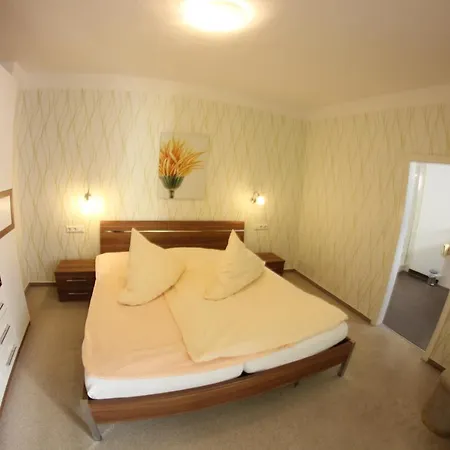 Weinstube Bycastors ゲストハウス 3*